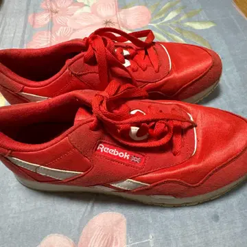 Reebok 레드 스니커즈 23.3cm