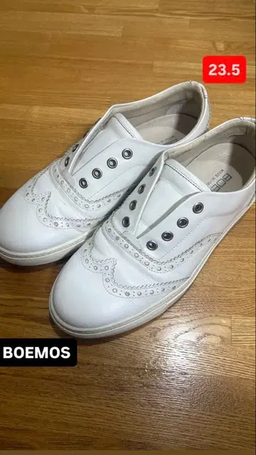 BOEMOS 윙 칩 가죽 스니커즈