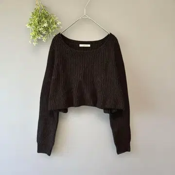 립 서비스 [F] 쿨 엘레강트 숏 기장 라운드 헴 크루넥 니트