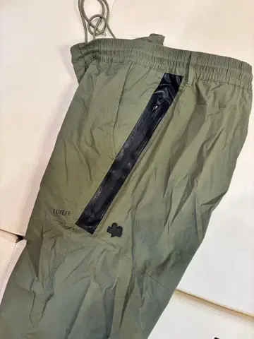 럭스/R 올리브 그린 캐주얼 팬츠