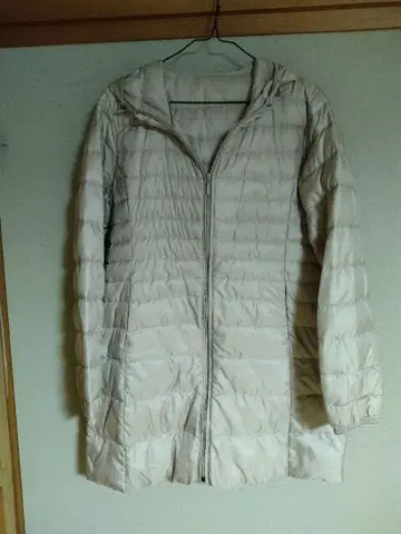 후드 부착 다운 코트