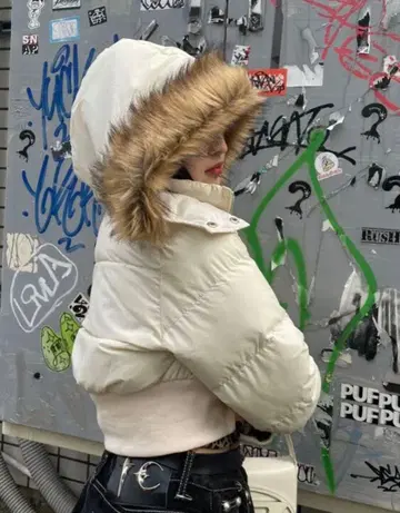 퍼 후드 다운 자켓 화이트 M 사이즈