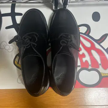 닥터 마틴 14345 블랙 7 UK