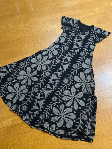 Pikake 꽃무늬 플레어 롱 원피스. 플라 댄스. 하와이