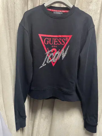 GUESS 맨투맨 블랙 속기모 M 스톤