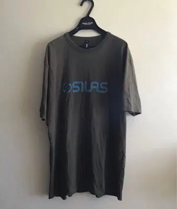 사이러스 T셔츠 XL 사이즈 카키