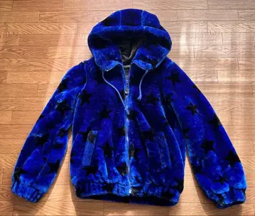 월드와이드 러브 블루 퍼 자켓 별 패턴