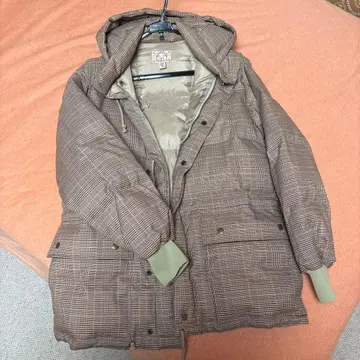 EVISU 브라운 계열 체크 다운 자켓