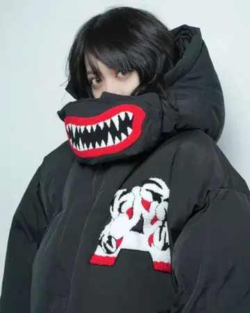 중간 맛 Monster 다운 재킷 L 사이즈