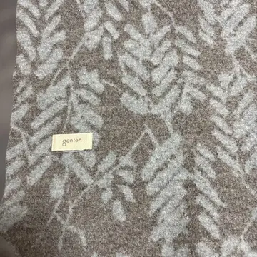 새상품급 genten 한정판 시르코로 리프 무늬 울 숄