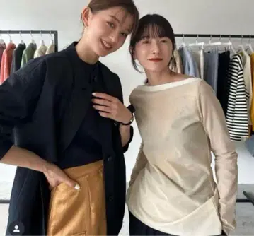 CLANE SHEER MESH SLIT TOPS