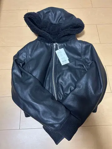 [ GYDA ] 제이다 후디 인조 가죽 보아 코트