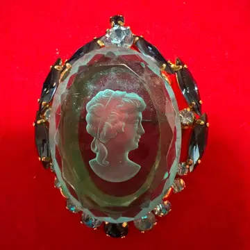 카메오 브로치 타원형 크리스탈 장식