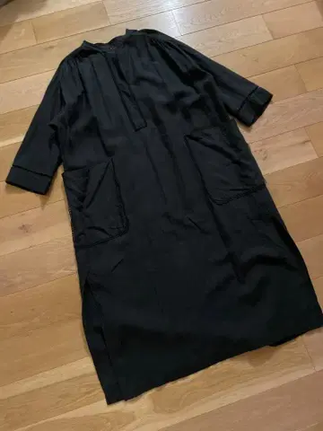 HOUSE OF LOTUS 린넨 라더레이스 빅 포켓 원피스