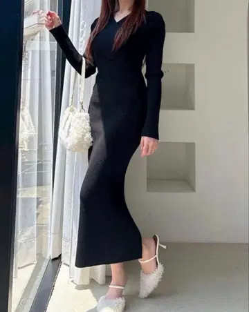 새상품급 RESEXXY 프론트 크로스 긴팔 니트 원피스 블랙 M