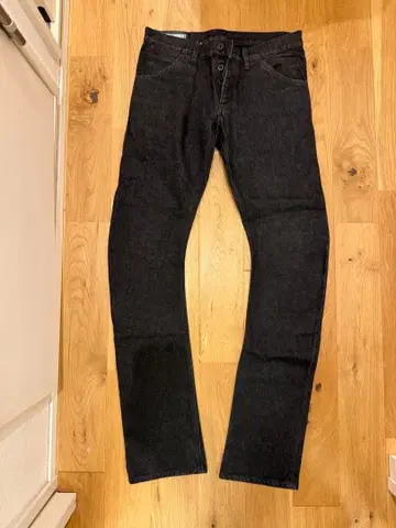 어태치먼트 데님 블랙 사이즈 3