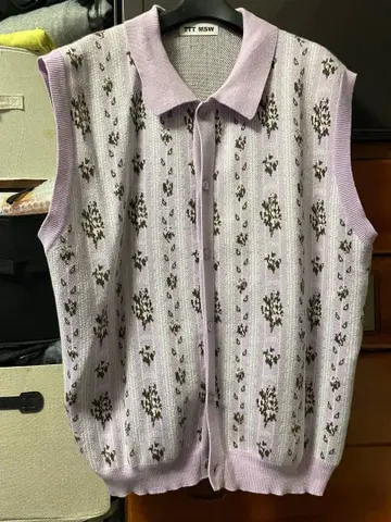 TTT MSW 연보라 꽃무늬 슬리브리스 가디건