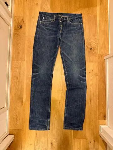 APC 스트레이트 데님 30 다크 블루