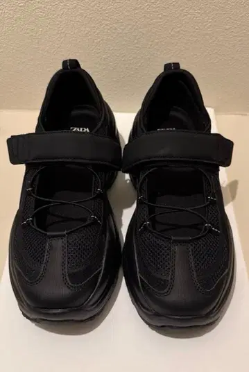 ZARA 멜리제인 스니커즈 통굽