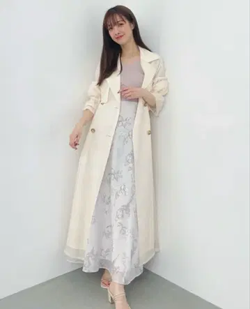 아이보리 더블 브레스트 트렌치코트 M