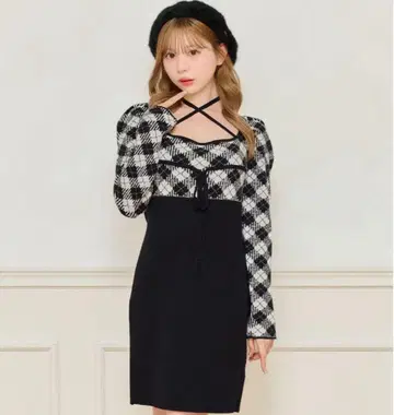 아프레 주르 크로스 리본 니트 미니 원피스