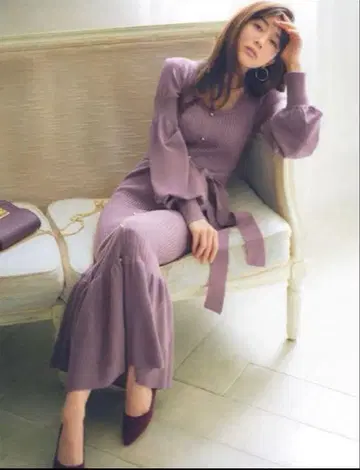 [ 새상품급 ] 다나카 미나미 프론트 버튼 머메이드 실루엣 니트 원피스