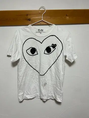 PLAY 하트 디자인 T셔츠