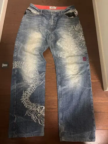 드래곤 자수 데님 팬츠