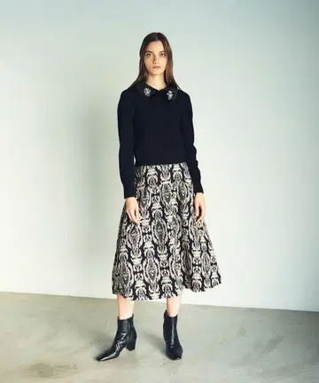 오너먼트 자카드 스커트