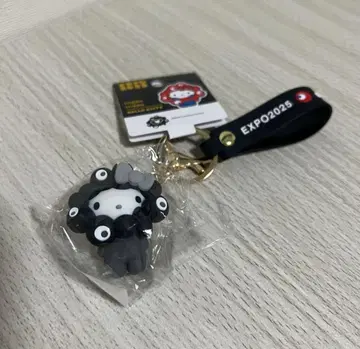 블랙 미야쿠미야쿠  키링 헬로키티 새상품