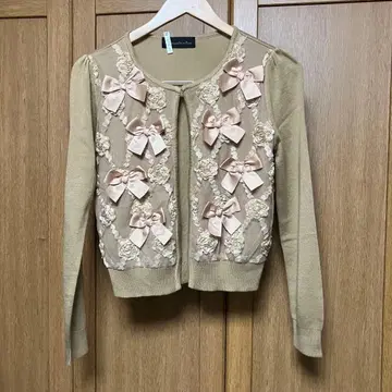 리본 플라워 장식 베이지 긴팔 가디건