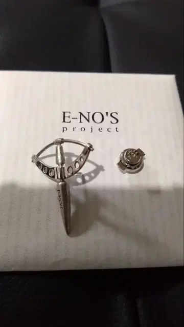 E-NO'S 이노스 라펠핀 브로치 핀 배지 AG094