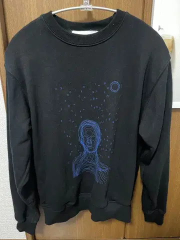 Flow Author Ration 맨투맨 블랙 archive