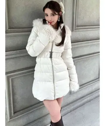 RESEXXY 리젝시 후드 부착 다운 코트 화이트