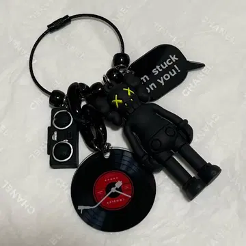 주렁주렁 키링 KAWS