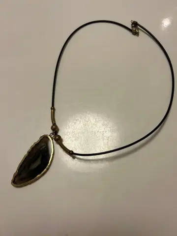 블랙 골드 스톤 펜던트 목걸이