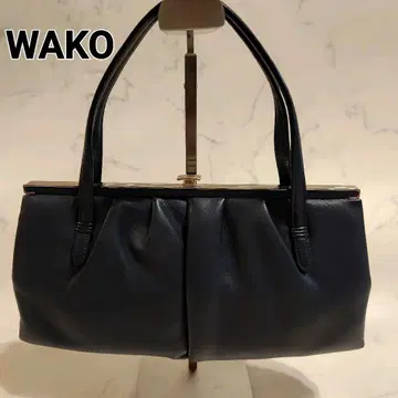 WAKO 네이비 프릴 디자인 핸드백