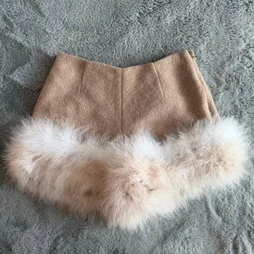 릴리 브라운 퍼 숏팬츠