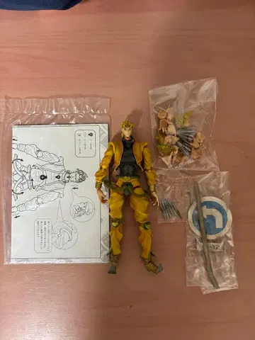 죠죠의 기묘한 모험 초상가동 DIO 디오 피규어