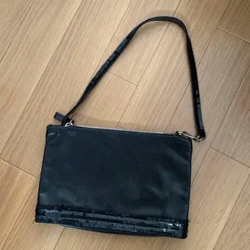 바네사브루노 가죽 소재 작은 백