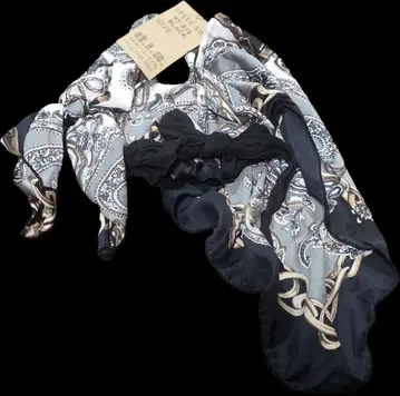 한정판 가격 인하 d.i.a. 페이즐리 무늬 스카프