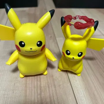 몬코레 BIG 사이즈 포켓몬 다이맥스 피카츄와 하이 터치 피카츄 세트