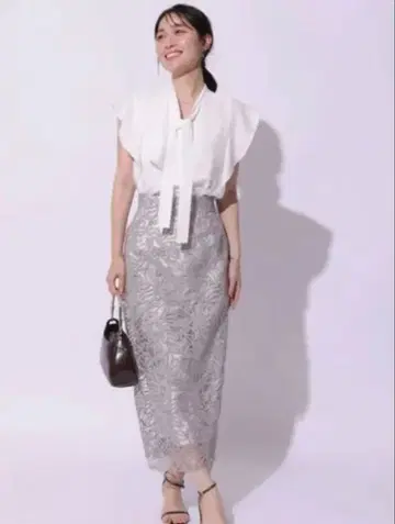 아푸와이저 리셰 프렌치 프릴 보타이 블라우스 M 사이즈 새상품