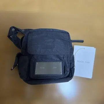 Matin Kim 다크 블루 숄더백