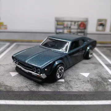 핫휠 NISSAN LAUREL 2000 SGX