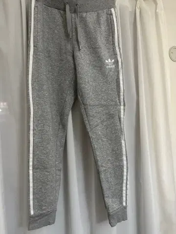 adidas 그레이 팬츠 S