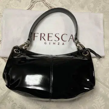 FRESCA 프레스카 블랙 에나멜 핸드백 원 핸들