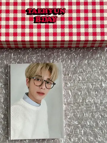 TXT 태현 벌스데이 팔찌 트레이딩 카드 포함