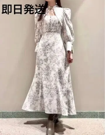 스나이델 롱 플레어 원피스 데콜테 오픈 페미닌