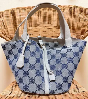 ANNE COQUINE 천연 가죽 큐브 백